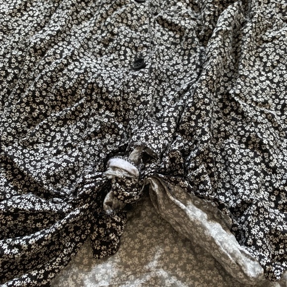 Comfy Shirt With Style - Picture 2 of 4